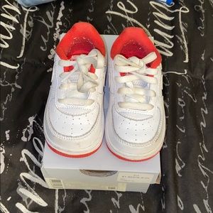 Toddler Nike Uptown me size 5